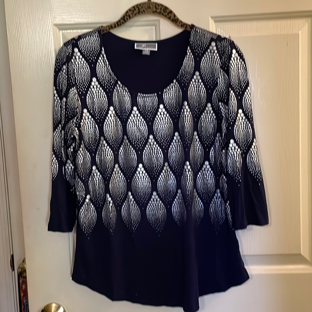 Medium navy/silver dress tee